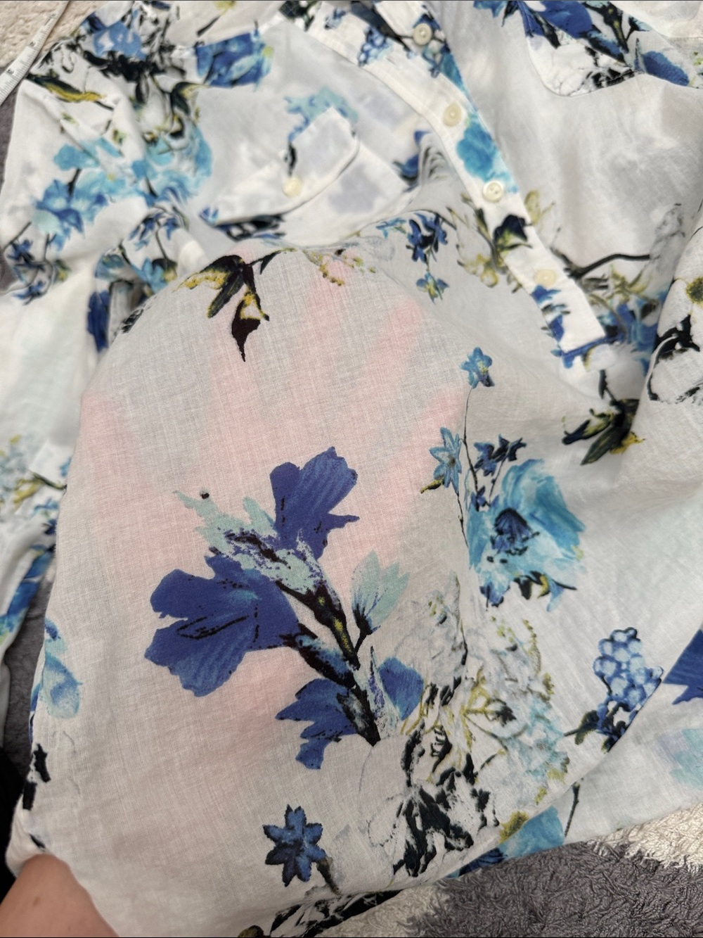 LOFT Floral blouse size small - Picture 8 of 12